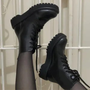 Bota Feminina Coturno Tratorado Blogueira Confortavel PROMOÇÃO PREÇO DE FABRICA