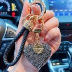 Chaveiro em Forma de Coração Totalmente Cravejado de Strass