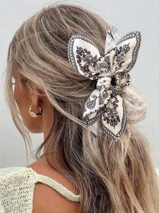 Presilha de Cabelo com Laço e Estampa de Leopardo